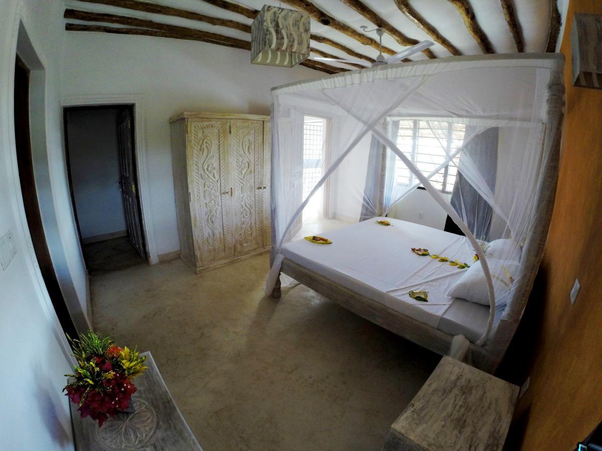 Nyumba Ya Afrika Bed & Breakfast Watamu Exterior photo